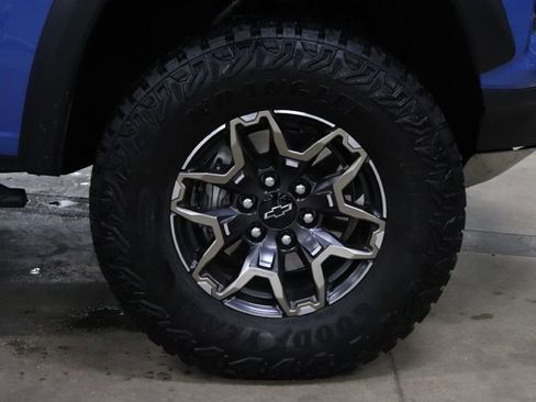 Used 2025 Chevrolet Colorado ZR2 w/ Technology Package AWD/4WD image 40