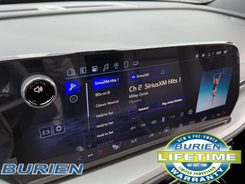 New 2025 Chevrolet Traverse LT image 14