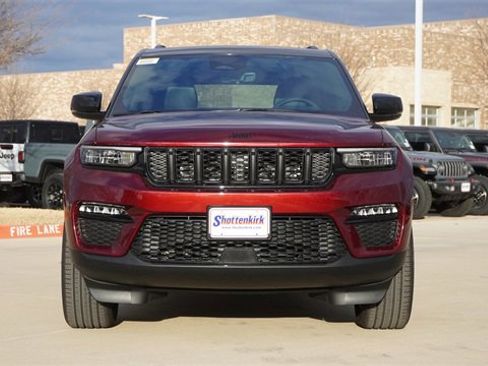 New 2025 Jeep Grand Cherokee Limited image 2