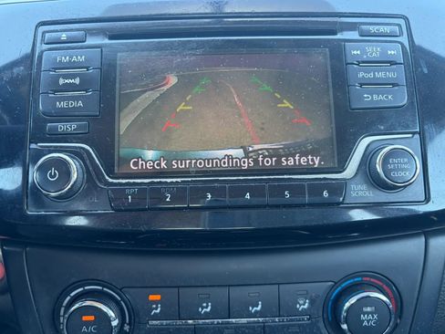 Used 2017 Nissan Sentra SV FWD image 16