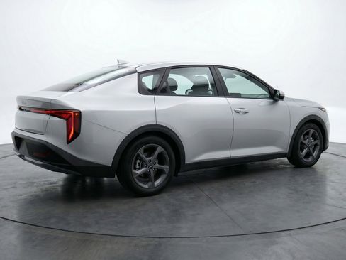 Used 2025 Kia K4 LXS FWD image 9