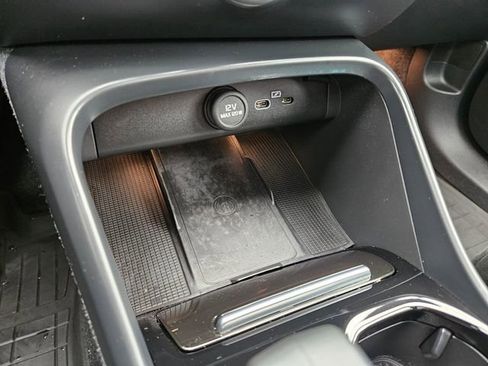 Used 2023 Volvo XC40 Recharge Ultimate w/ Protection Package Premier AWD/4WD image 30