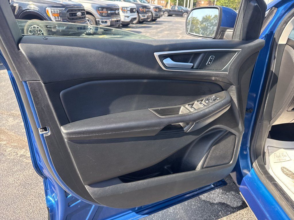 Used 2024 Ford Edge SEL AWD/4WD image 25