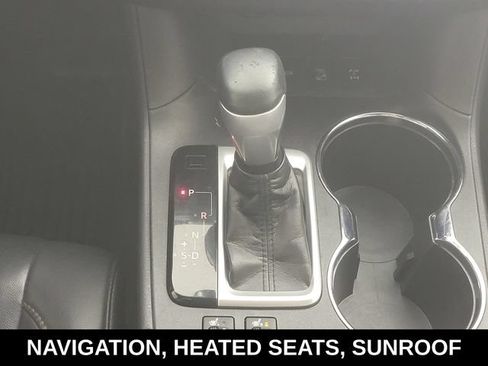 Used 2019 Toyota Highlander XLE AWD/4WD image 24