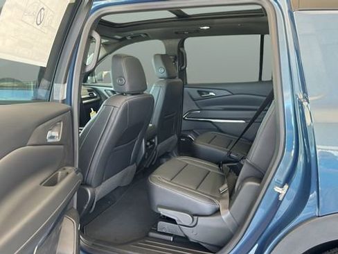 New 2026 Chevrolet Traverse LT image 17