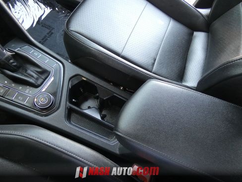 Used 2018 Volkswagen Tiguan SE w/ Panoramic Sunroof Package AWD/4WD image 58