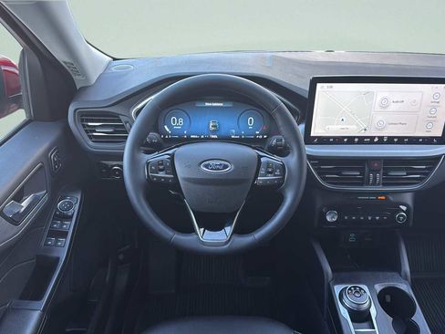 Used 2023 Ford Escape Platinum image 10