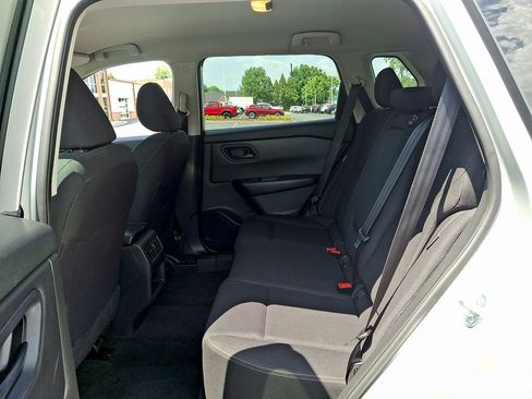 Used 2024 Nissan Rogue S AWD/4WD image 10