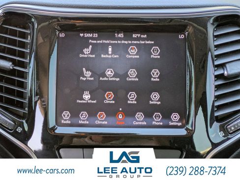 Used 2019 Jeep Cherokee Limited image 16