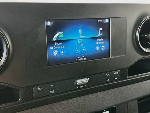Used 2022 Mercedes-Benz Sprinter 1500 image 16
