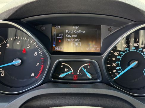 Used 2013 Ford Escape Titanium w/ Parking Technology Pkg FWD image 13