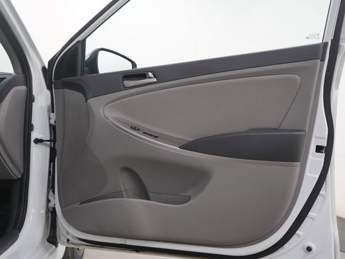 Used 2015 Hyundai Accent GS image 9