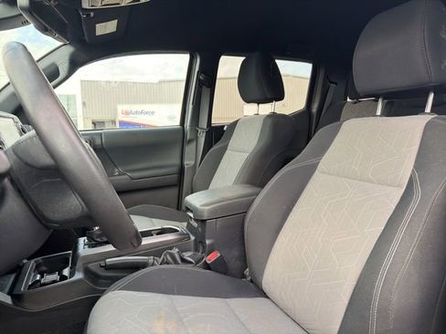 Used 2023 Toyota Tacoma TRD Off-Road image 17