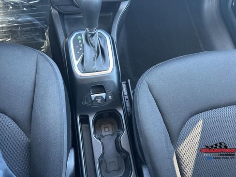 Used 2019 Jeep Renegade Altitude w/ Quick Order Package 2XM AWD/4WD image 21