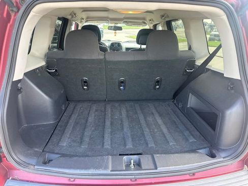 Used 2016 Jeep Patriot Latitude FWD image 14
