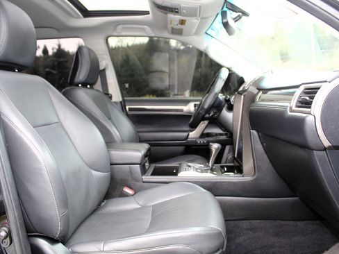 Used 2014 Lexus GX 460 image 18