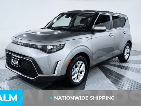 Used 2025 Kia Soul LX w/ LX Technology Package FWD image 2