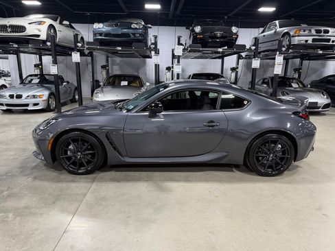 Used 2023 Toyota GR86 Premium image 3