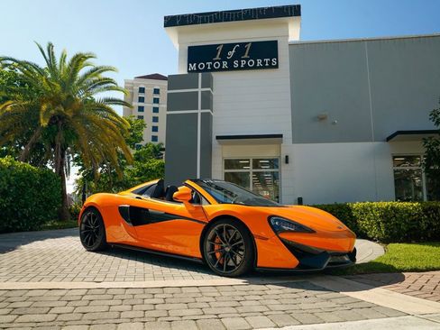 Used 2018 McLaren 570S Spider image 82