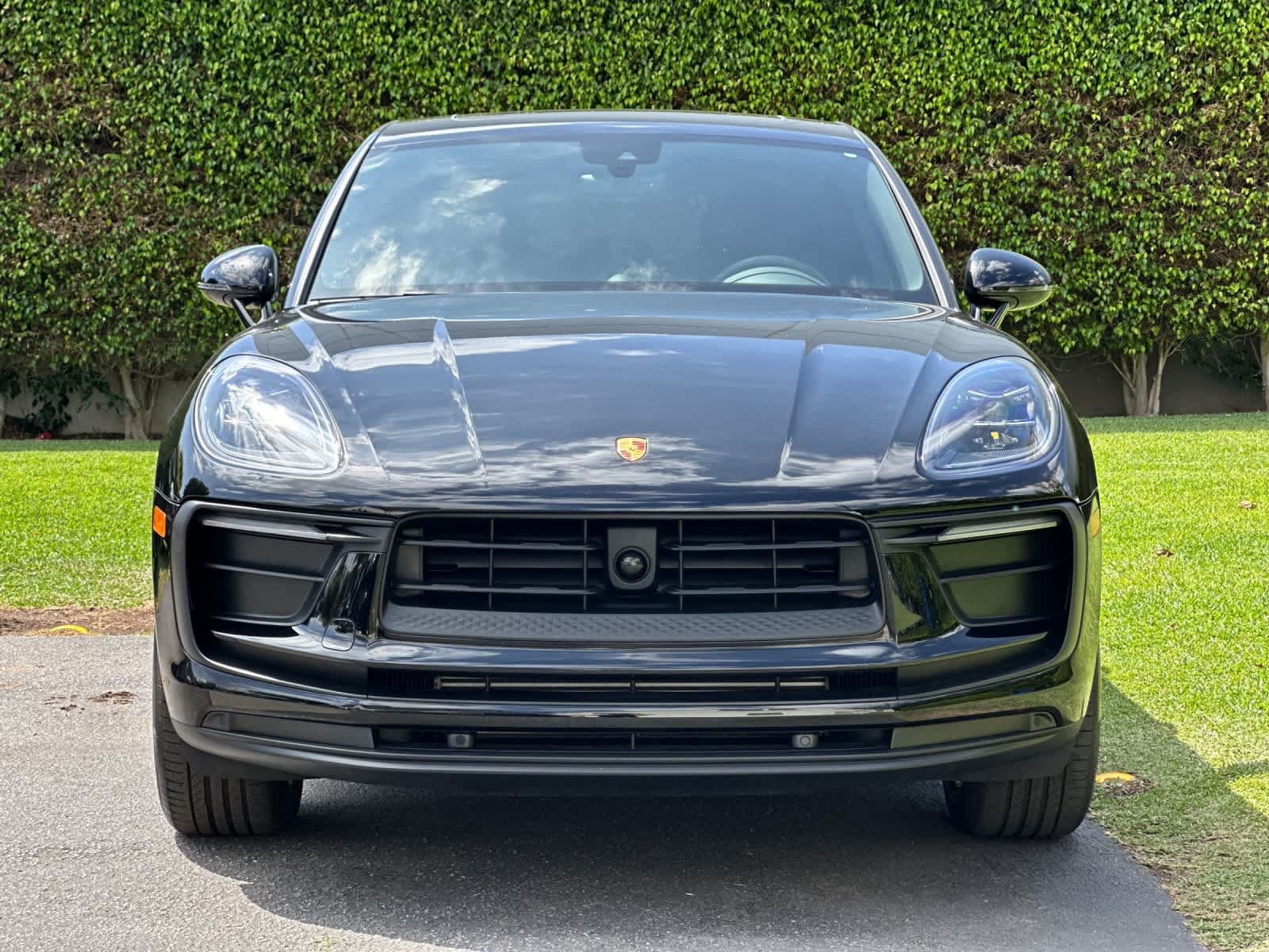 Certified 2024 Porsche Macan AWD/4WD image 11