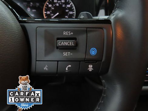 Used 2024 Nissan Pathfinder SL w/ Lighting Package (N92) FWD image 13