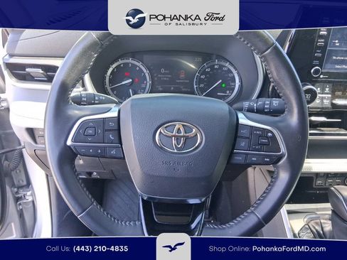 Used 2021 Toyota Highlander XLE AWD/4WD image 10