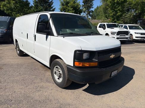 Used 2014 Chevrolet Express 2500 Extended RWD image 5