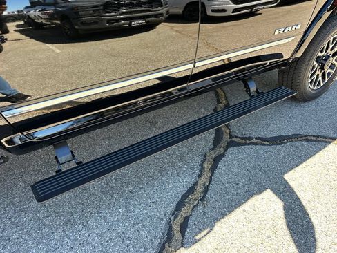 New 2026 RAM 2500 Limited AWD/4WD image 17
