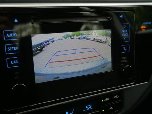 Certified 2019 Toyota Corolla LE FWD image 33