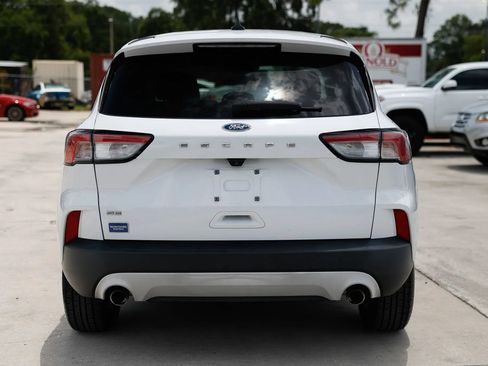 Used 2020 Ford Escape SE FWD image 5