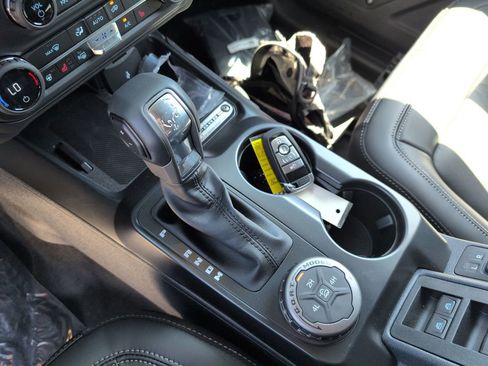 New 2026 Ford Bronco Outer Banks AWD/4WD image 25