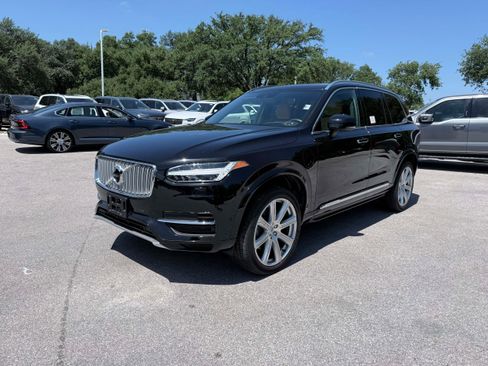 Used 2017 Volvo XC90 T8 Inscription w/ Vision Package AWD/4WD image 2