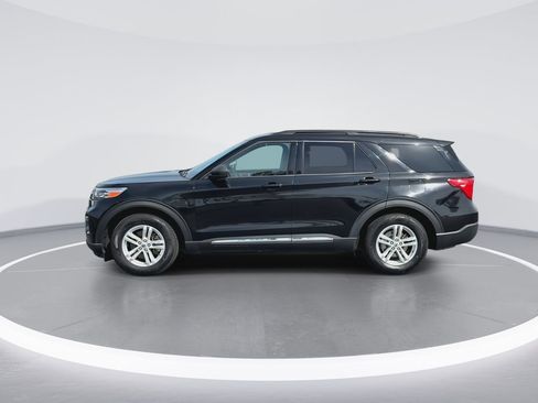 Used 2021 Ford Explorer XLT w/ Equipment Group 202A image 5