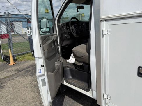 Used 2008 Chevrolet Express 3500 RWD image 20