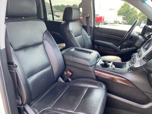 Used 2017 GMC Yukon XL SLT AWD/4WD image 24