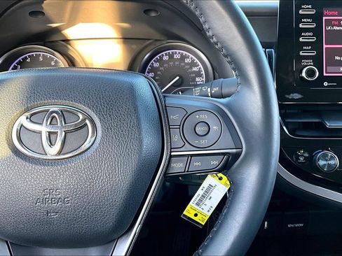 Used 2022 Toyota Camry SE FWD image 12