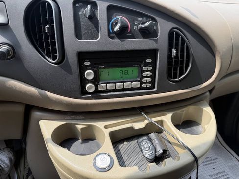 Used 2006 Ford E-450 and Econoline 450 RWD image 11