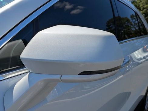 Used 2024 Cadillac XT4 Premium Luxury FWD image 12