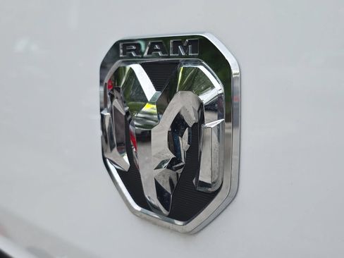 Used 2025 RAM ProMaster 2500 w/ Convenience Group FWD image 11