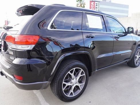 Used 2018 Jeep Grand Cherokee Limited image 7