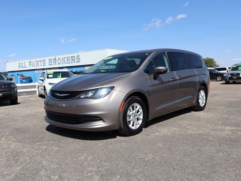 Used 2017 Chrysler Pacifica LX FWD image 27