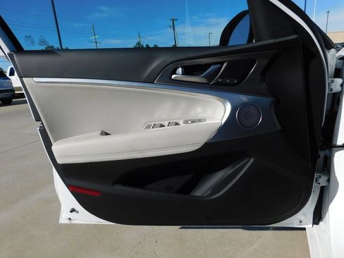 Used 2025 Genesis G70 3.3T Advanced image 10