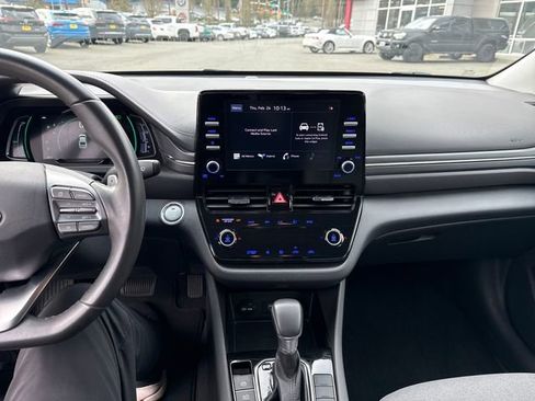 Used 2022 Hyundai Ioniq SE image 22