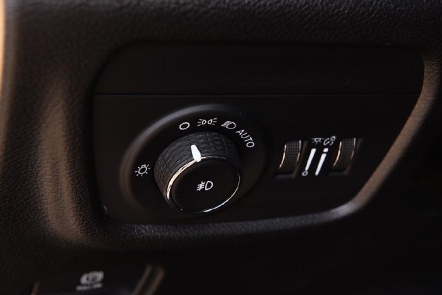 Used 2021 Jeep Grand Cherokee L Limited AWD/4WD image 13