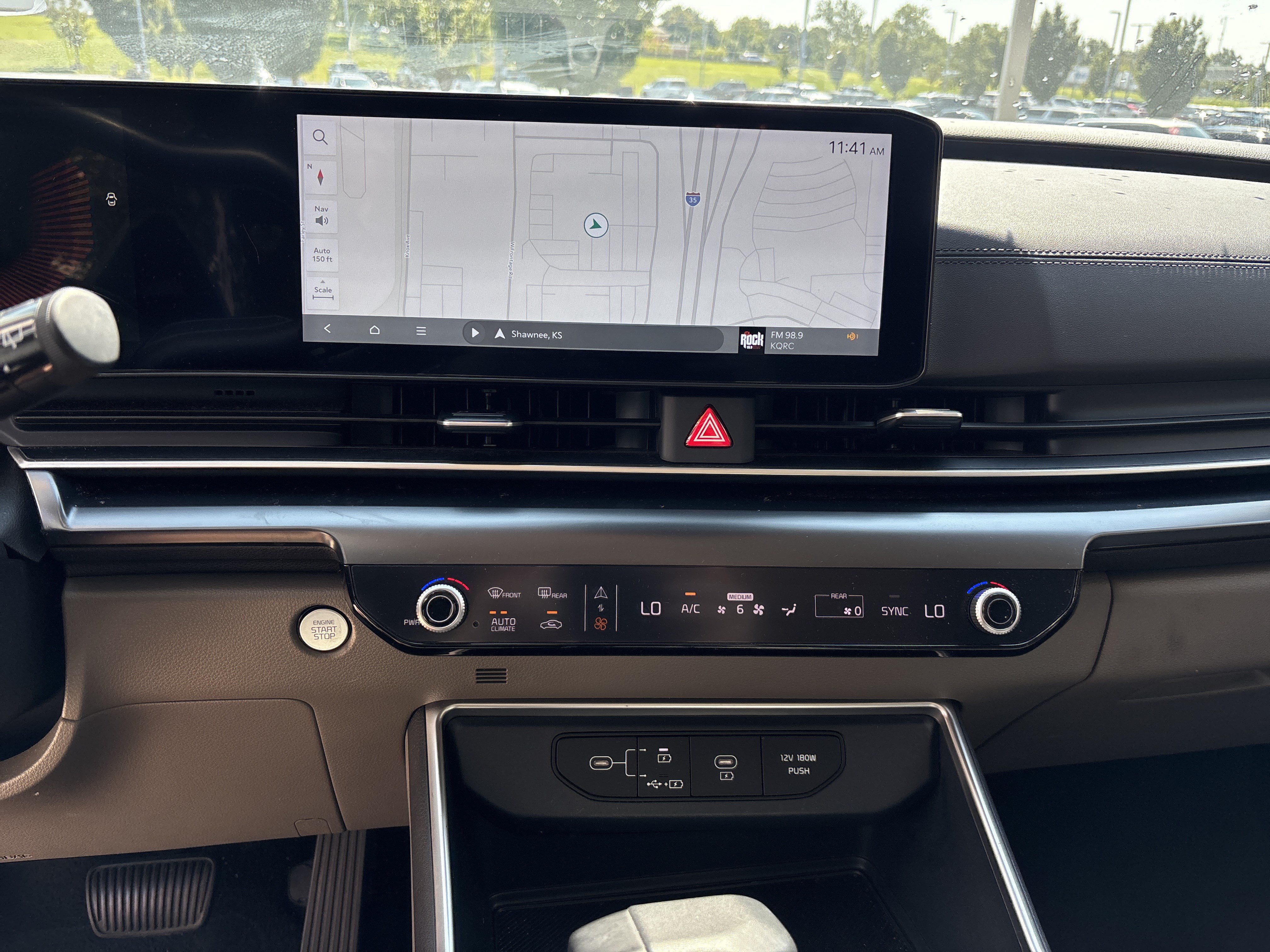 Used 2025 Kia Carnival FWD image 22