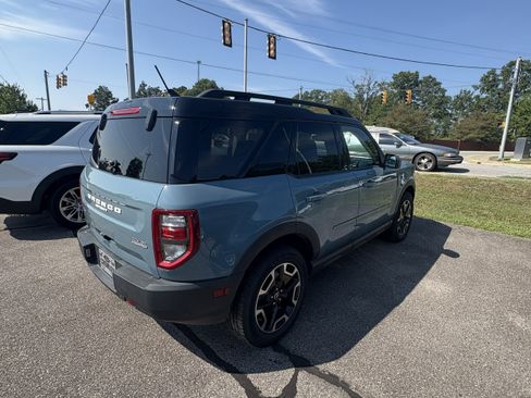 Used 2023 Ford Bronco Sport Outer Banks w/ Tech Package AWD/4WD image 4