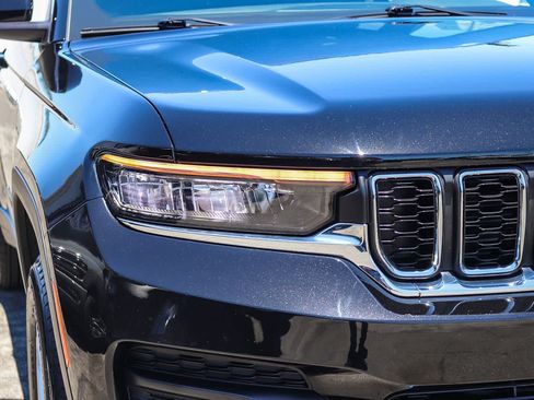 Used 2025 Jeep Grand Cherokee Laredo X RWD image 9