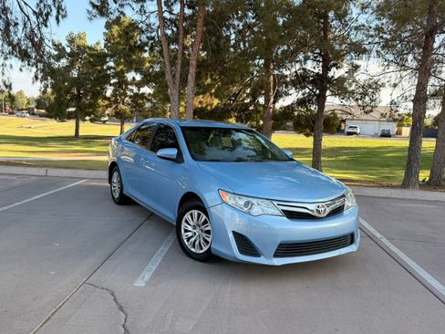 Used 2012 Toyota Camry LE FWD image 17