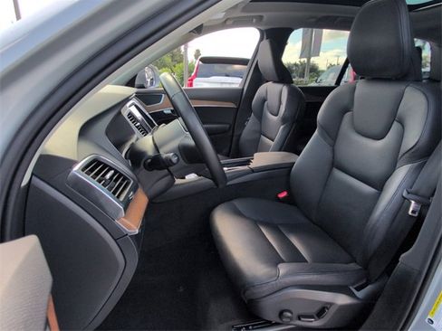 Certified 2025 Volvo XC90 T8 Core w/ Protection Package image 5