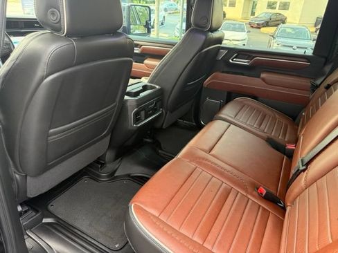 Used 2025 GMC Sierra 3500 Denali Ultimate AWD/4WD image 39